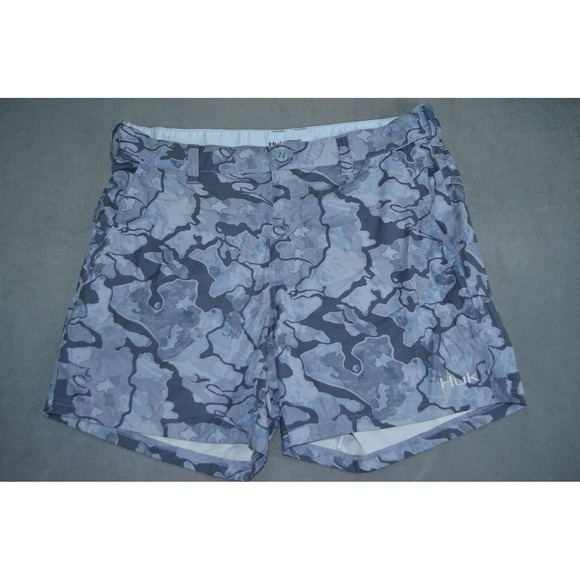 Men's HUK Low Country Fishing Shorts Blue Camo XL 6 inch Inseam - Picture 1 of 11